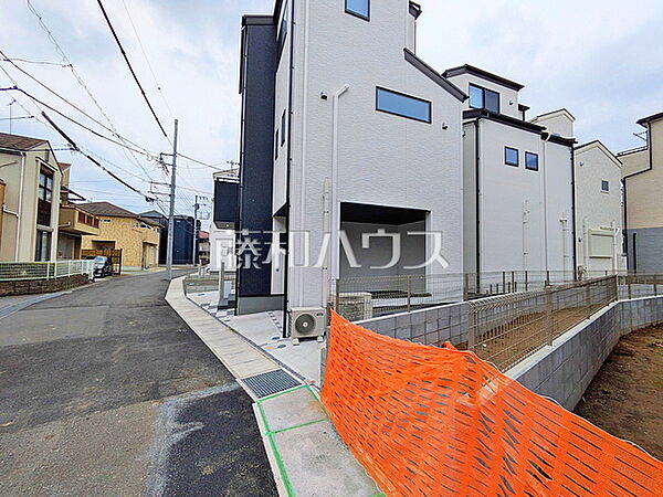 接道状況および現場風景　【川崎市多摩区菅稲田堤2丁目】