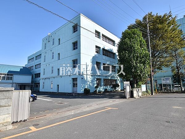 新座市立第五中学校 (1690m)