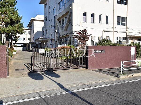 清瀬市立清瀬中学校 (570m)