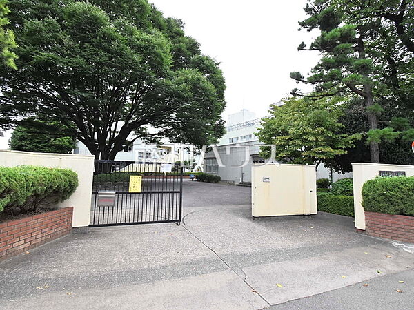立川市立立川第七中学校 (880m)