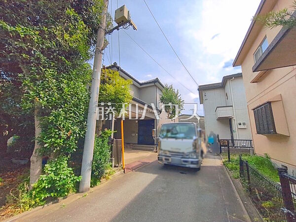 接道状況および現場風景　【新座市野火止2丁目】