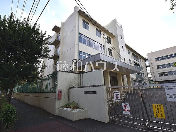 武蔵野市立境南小学校 (840m)