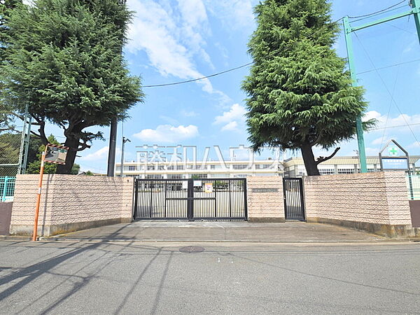立川市立立川第四中学校 (2460m)