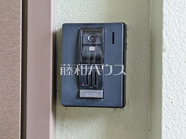 TVモニター付きインターホン 訪問者がわかるTVモニター付インターホンは、お子様のお留守番にも活躍するかも？！
