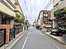 外観：接道状況および現場風景　【杉並区西荻北3丁目】 お住まい探しは、家の良し悪しだけでなく周辺環境も重要なポイントです。ぜひ一度お客様の目でご覧ください。　