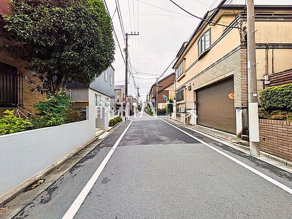 接道状況および現場風景　【杉並区西荻北3丁目】 周辺環境はもちろん、日当たりや設備仕様など、実際に行ってみないと分からないことも多くございます。ご案内いたしますので、お気軽にお問い合わせください。