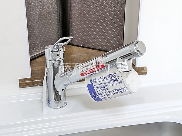 浄水器一体型水栓　【クリオ鶴瀬壱番館】 浄水器一体型水栓で、いつでも手軽においしい水を。料理や飲み水にも便利で、毎日の暮らしを快適にします。