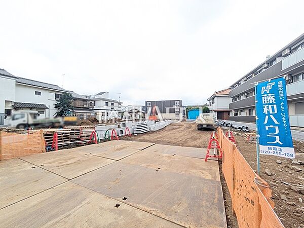 現地写真　同時期に生活をスタートさせるご家族の多い分譲地は、困ったときも心強い存在になりそうですね！　【朝霞市膝折町2丁目】