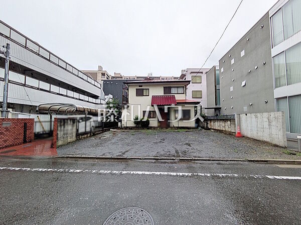 ≪現地写真（現況：古屋有）≫建築会社を決めるお手伝い・間取り作成のお手伝いもお任せ下さい！　 　【調布市国領町1丁目】