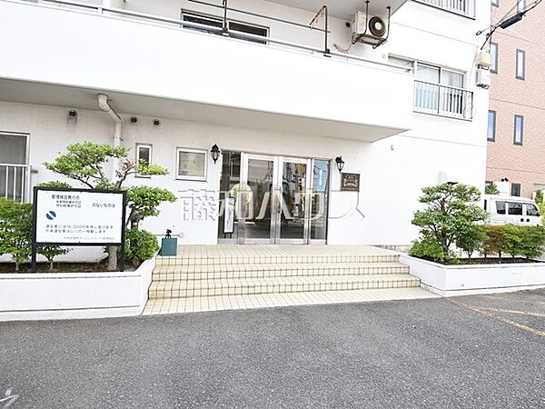 ≪エントランス≫住まう方をやさしく出迎えるエントランス　　【府中武蔵野オリエントコート】