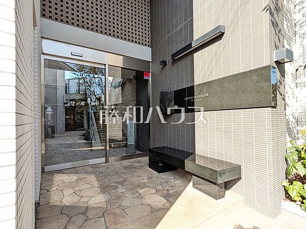エントランス　【LAYERS HOUSE杉並善福寺川公園】