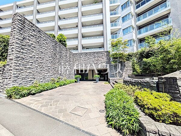 エントランス　【グランドオペラつつじヶ丘】