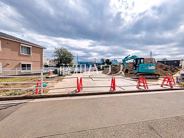 現場風景　【東久留米市新川町1丁目】周辺には幼稚園・保育園や公園があり、子育て中のご家族にとって嬉しい環境♪
