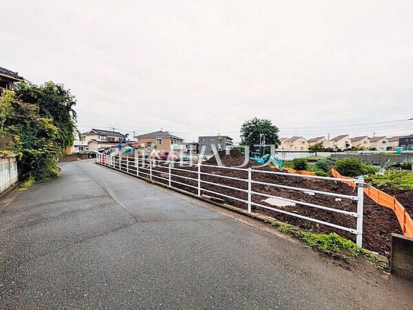 接道状況および現場風景　【東久留米市新川町1丁目】