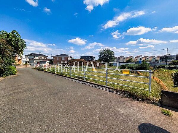 現場風景　【東久留米市新川町1丁目】 建物のプレゼンをさせていただきますので、実際の完成イメージを思い描いていただくことができます。お気軽にお問合せ下さい。