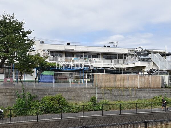 しんかわ保育園 (360m)
