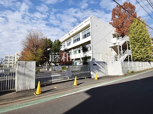 府中市立府中第六小学校 (900m)
