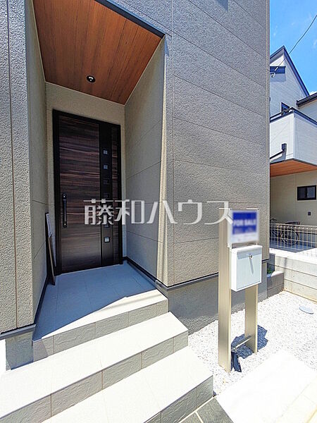 玄関　【富士見市渡戸1丁目】