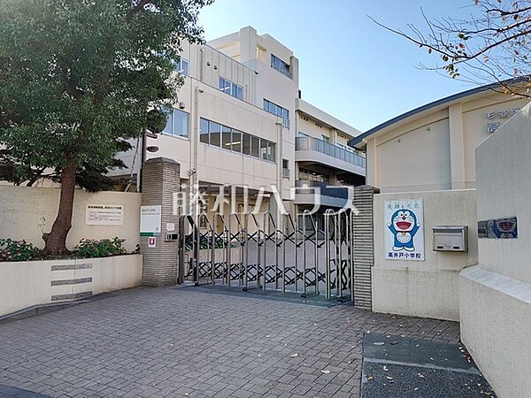 杉並区立高井戸小学校 (380m)