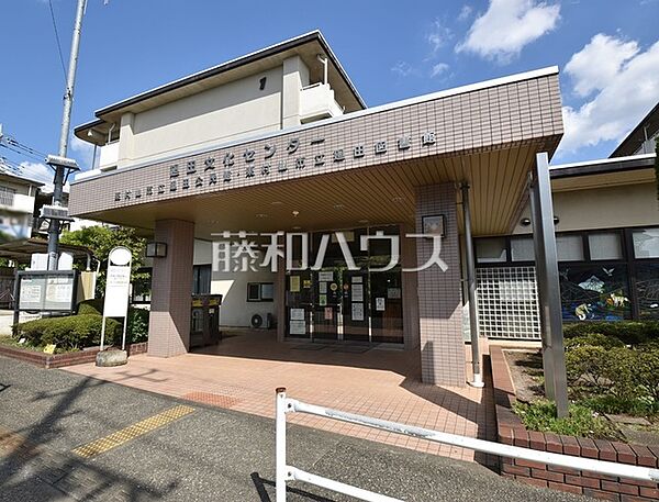 東村山市立廻田図書館 (210m)
