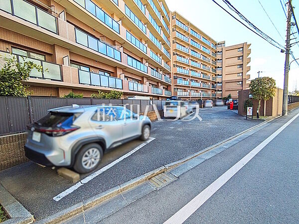 駐車場　【ライオンズガーデン調布多摩川】