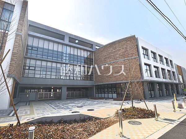 立川市立若葉台小学校 (1300m)