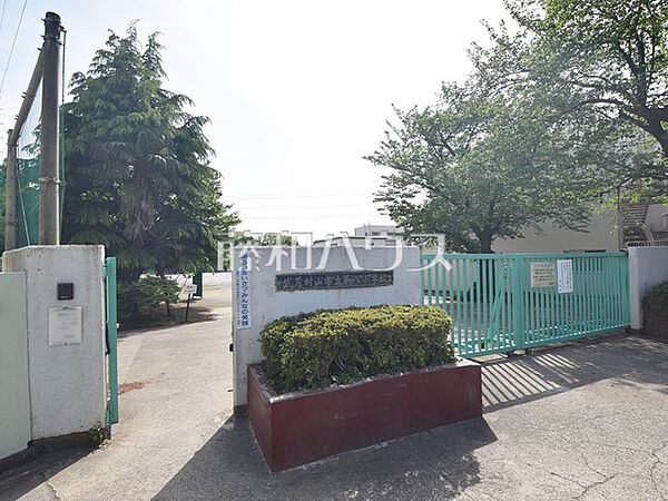 武蔵村山市立第八小学校 (1290m)