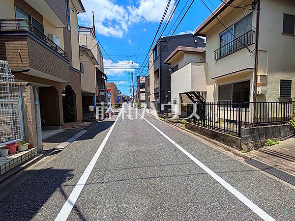 接道状況および現場風景(現況：古屋有)　【中野区新井4丁目】