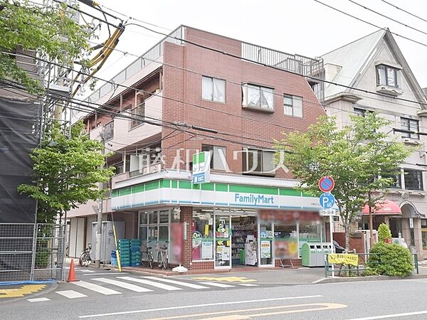 ファミリーマート 中野松が丘店 (580m)