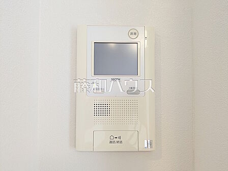 TVモニター付きインターホン 【レクセルマンション府中】 訪問者がわかるTVモニター付インターホンは、お子様のお留守番にも活躍するかも?!