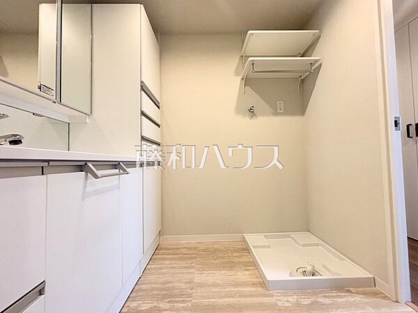 洗面室　【ライオンズマンション小平美園町】