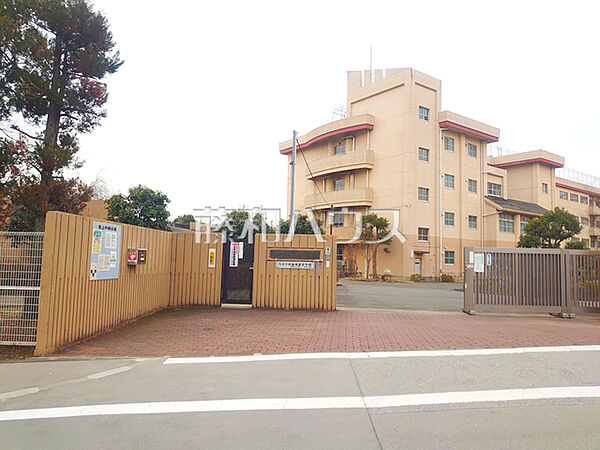 八王子市立宮上中学校 (2430m)
