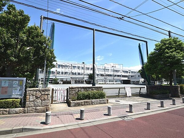 狛江市立狛江第五小学校 (730m)