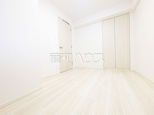 居室　【プレシス豊田レジデンス】各居室にはクローゼットを完備し、家具を置くスペースが確保しやすい設計がされております。