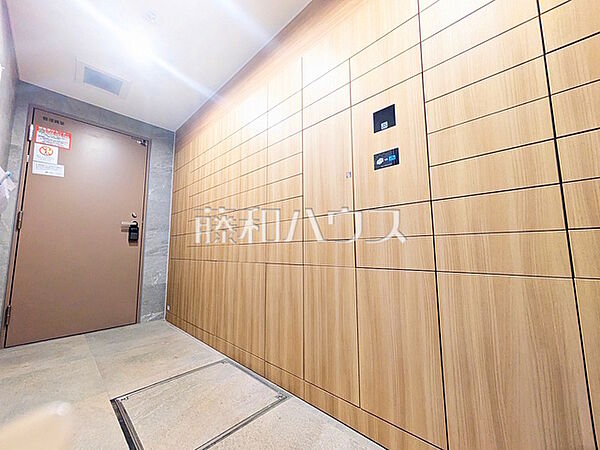 宅配ボックス　【プレシス豊田レジデンス】宅配ボックスがあれば、留守時も荷物が受け取れて便利です