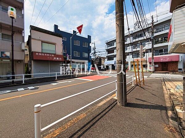 接道状況および現場風景(現況：古屋有)　【東久留米市大門町1丁目】西武池袋線　東久留米駅 徒歩8分