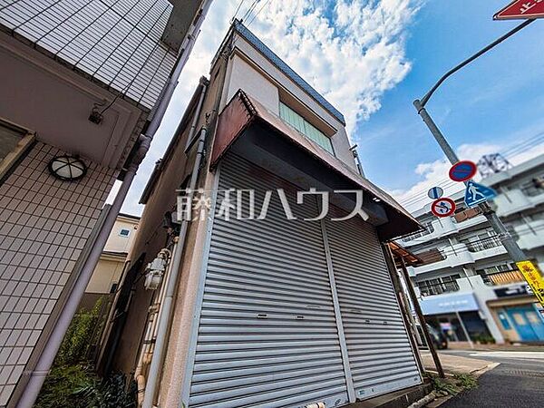 現地写真(現況：古屋有)　【東久留米市大門町1丁目】 物件の事、諸費用の事など、小さな疑問もお気軽にご連絡・ご相談下さい。