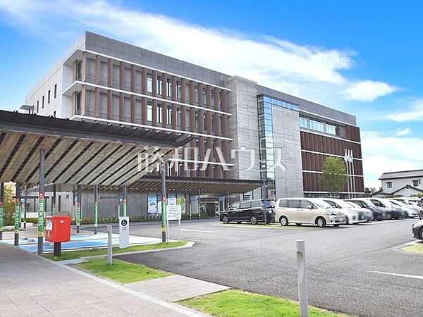 新座市役所 (440m)