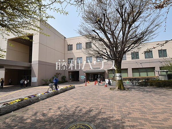 新座市立中央図書館 (430m)