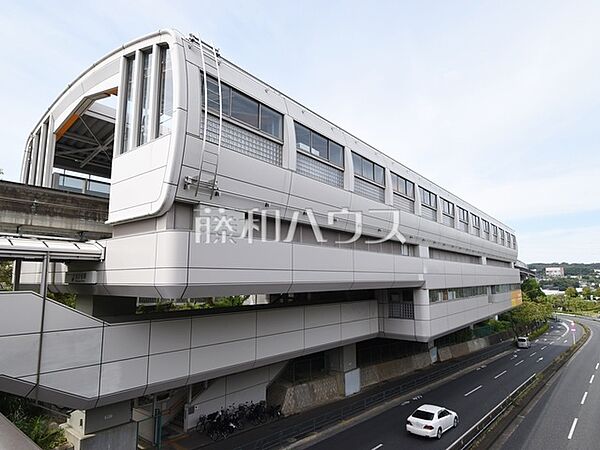 松が谷駅 (740m)