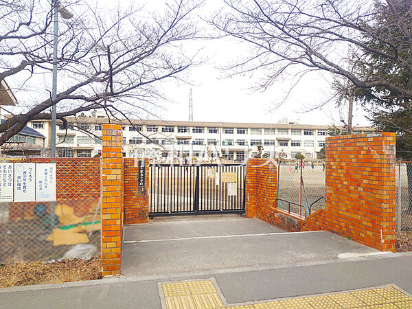 八王子市立鹿島小学校 (110m)