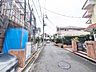 外観：接道状況および現場風景　【調布市佐須町3丁目】