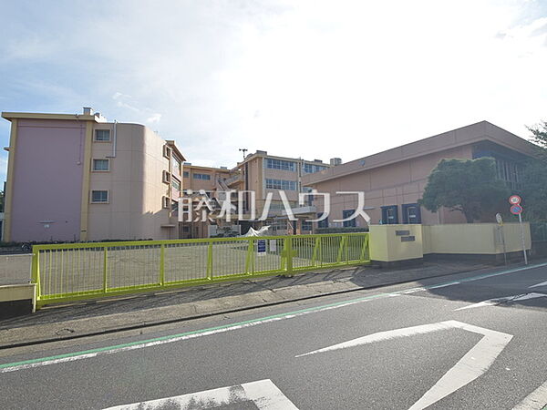 東村山市立青葉小学校 (180m)