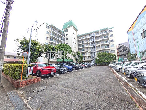 駐車場　【メゾン久米川】