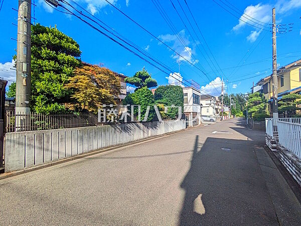 接道状況および現場風景(現況：古屋有)　【東大和市新堀3丁目】