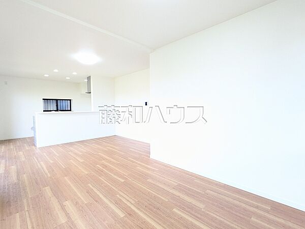 リビング　【小平市大沼町2丁目】