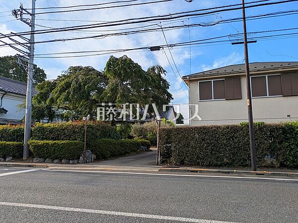 接道状況および現場風景(現況：古屋有)　【小平市小川町1丁目】