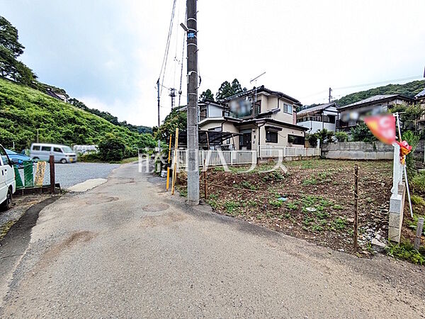 接道状況および現場風景　【八王子市元八王子町3丁目】