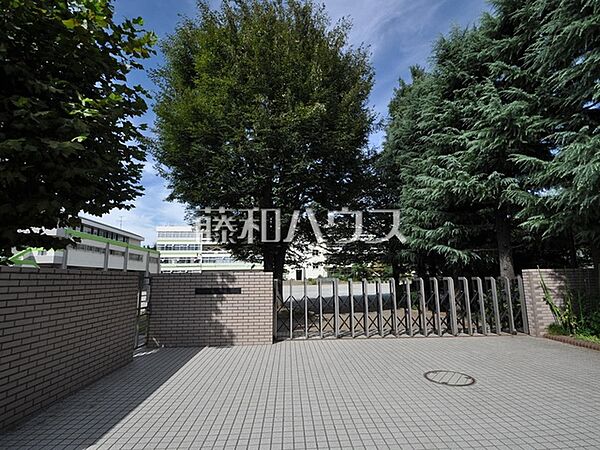 国分寺市立第七小学校 (850m)