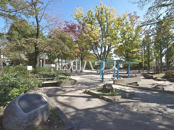 杉並区立梅里公園 (580m)